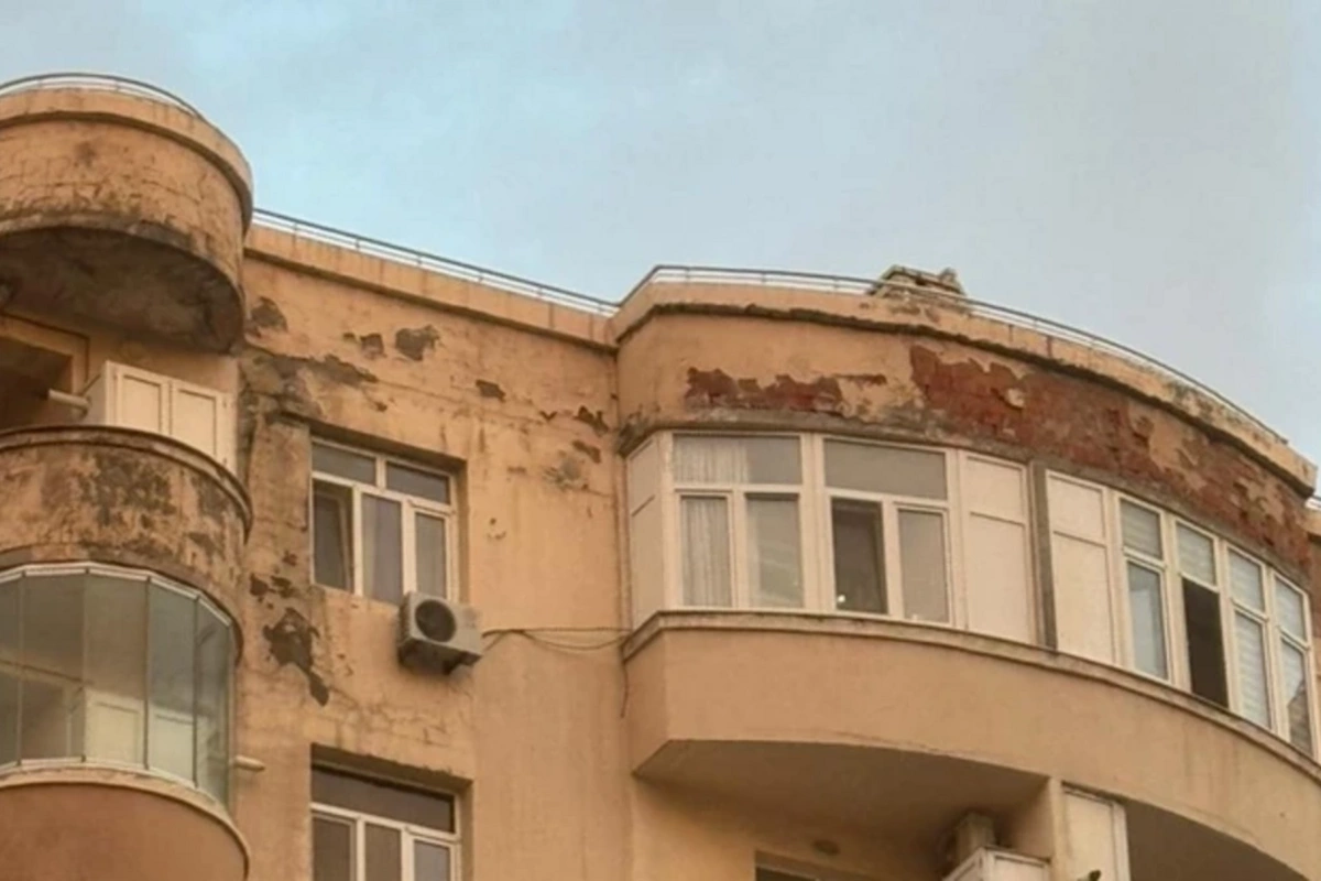 Yasamalda bina təhlükə altındadır: Sakinlər ölüm qorxusu ilə yaşayırlar