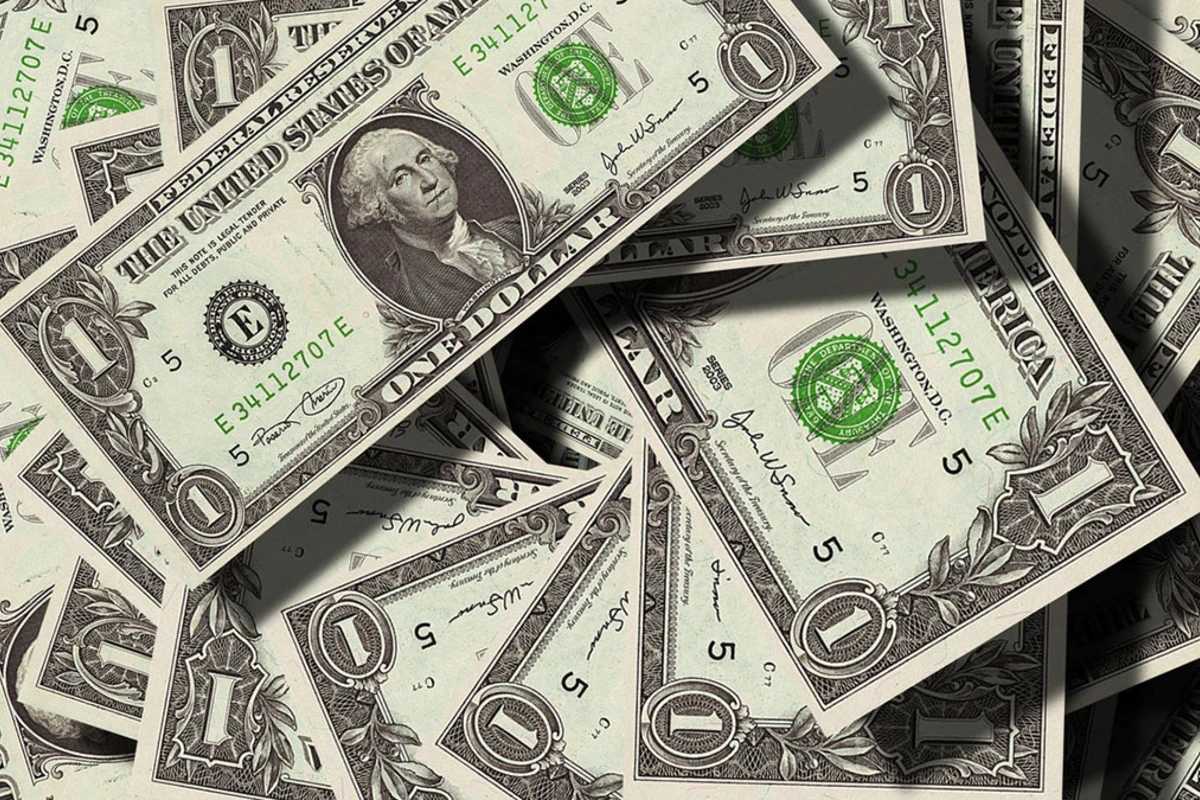 В Венесуэле повышают минимальную зарплату до $2,5
