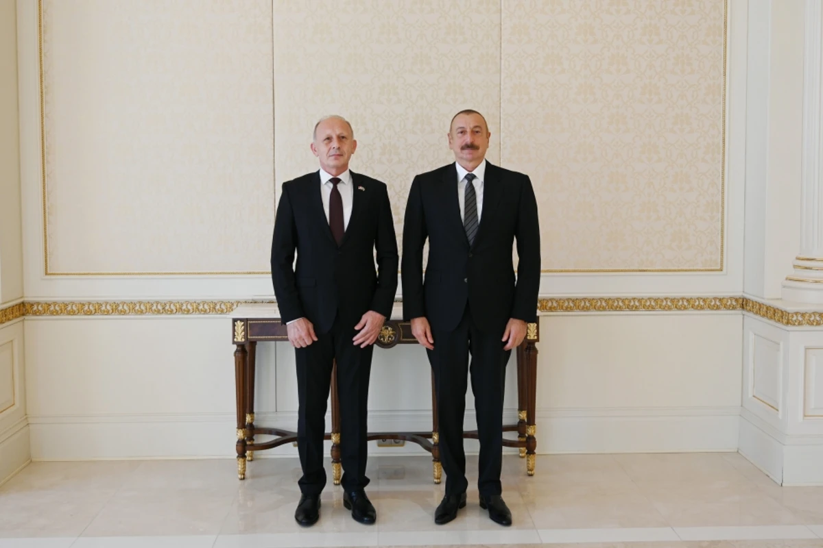 Prezident İlham Əliyev Serbiyanın yeni səfirinin etimadnaməsini qəbul edib - YENİLƏNİB Prezident İlham Əliyev Serbiyanın yeni səfirinin etimadnaməsini qəbul edib - YENİLƏNİB