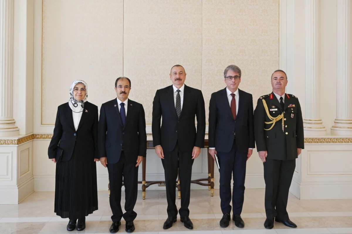 Prezident Türkiyənin Azərbaycanda yeni təyin olunmuş səfirinin etimadnaməsini qəbul edib - YENİLƏNİB Prezident Türkiyənin Azərbaycanda yeni təyin olunmuş səfirinin etimadnaməsini qəbul edib - YENİLƏNİB