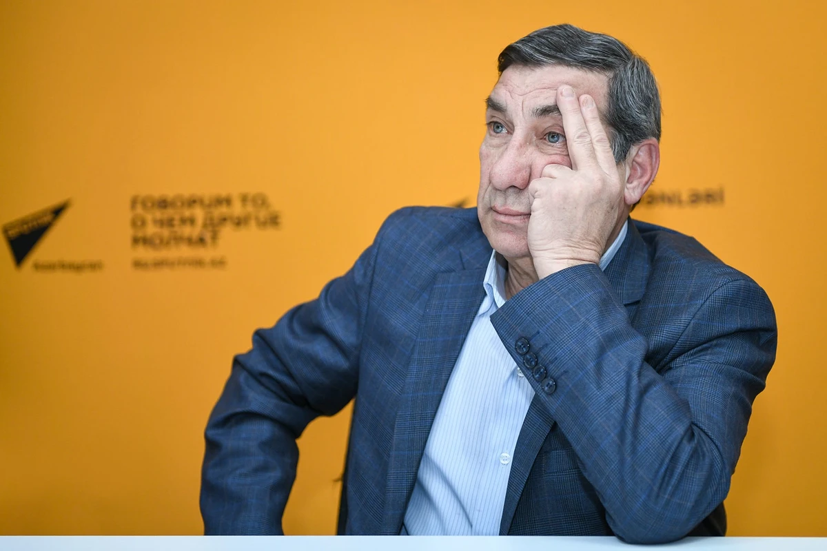 Həkim: Arif Quliyevin vəziyyəti ağır kritik olaraq qalır Həkim: Arif Quliyevin vəziyyəti ağır kritik olaraq qalır