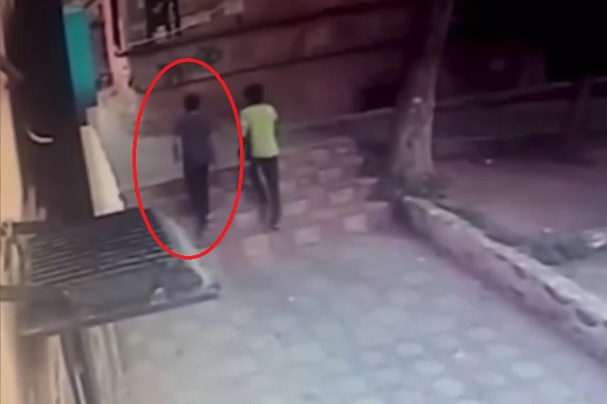 Bakıda başına daş plitəsi düşən yeniyetmə öldü