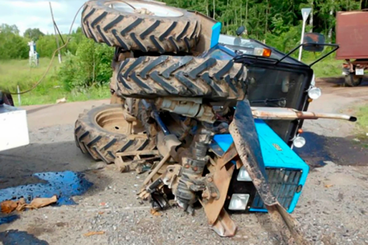 Kişinin üstünə traktor aşdı