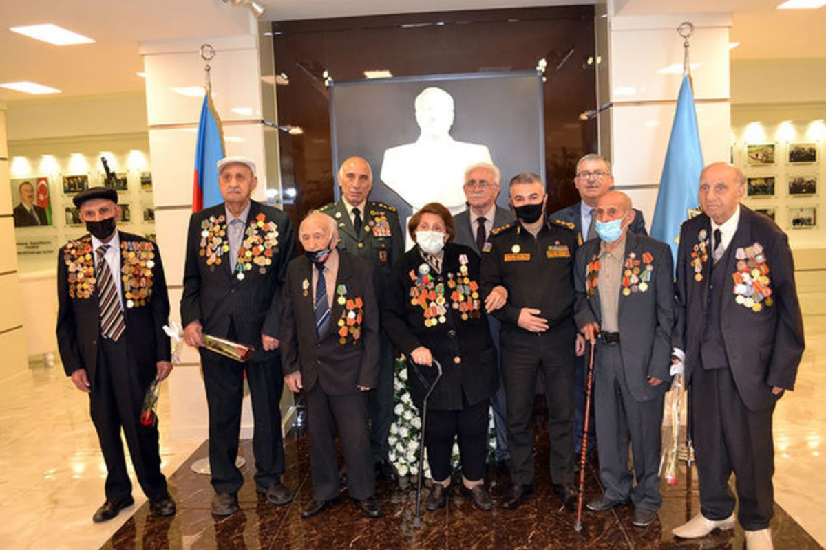 Veteranlarla görüş keçirilib - FOTO