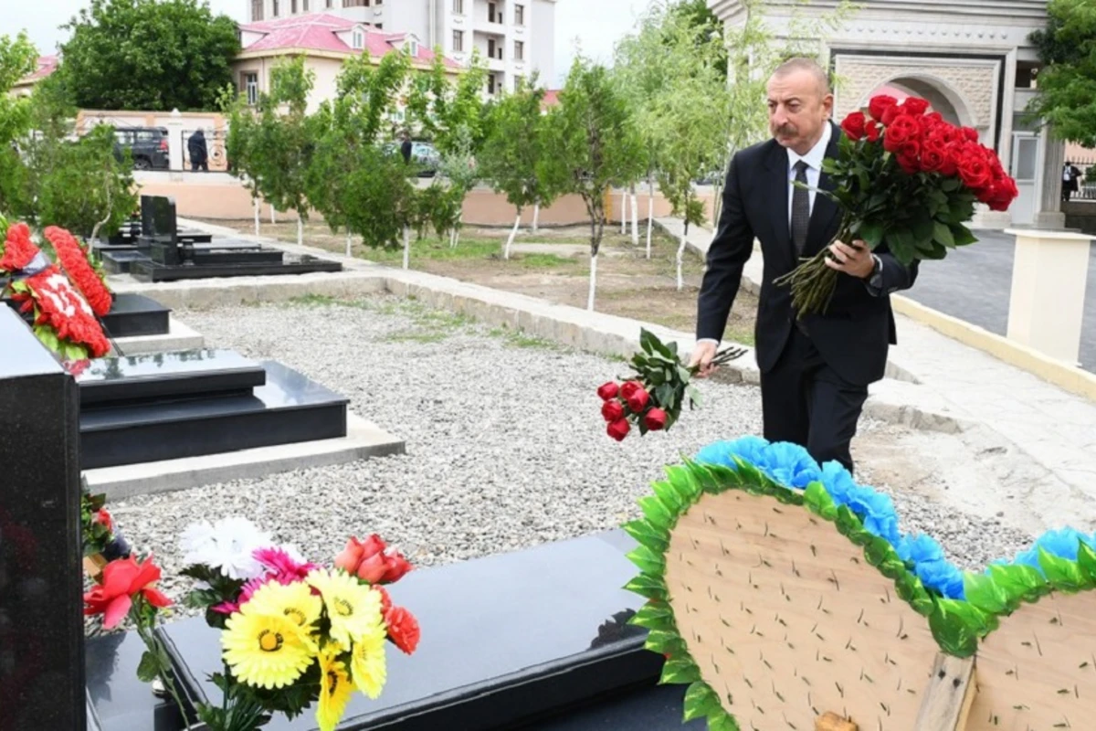 В Нахчыване Президент Ильхам Алиев посетил могилы шехидов Отечественной войны - ФОТО