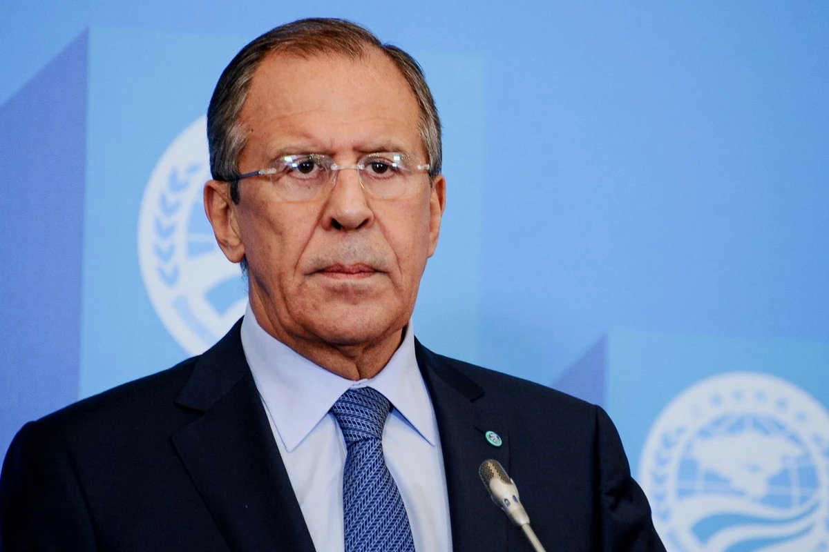 Lavrov Fəxri xiyabanı və Şəhidlər xiyabanını ziyarət edib - FOTO