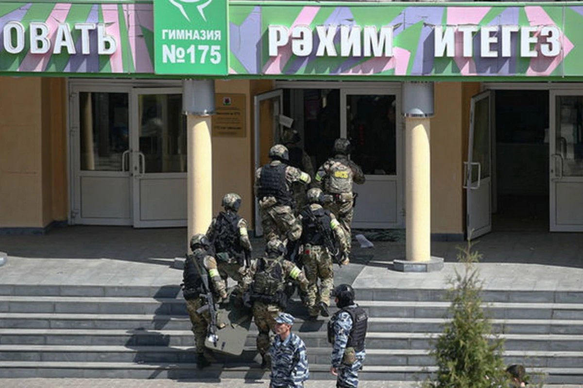 Стали известны подробности вооруженного нападения на школу в Казани