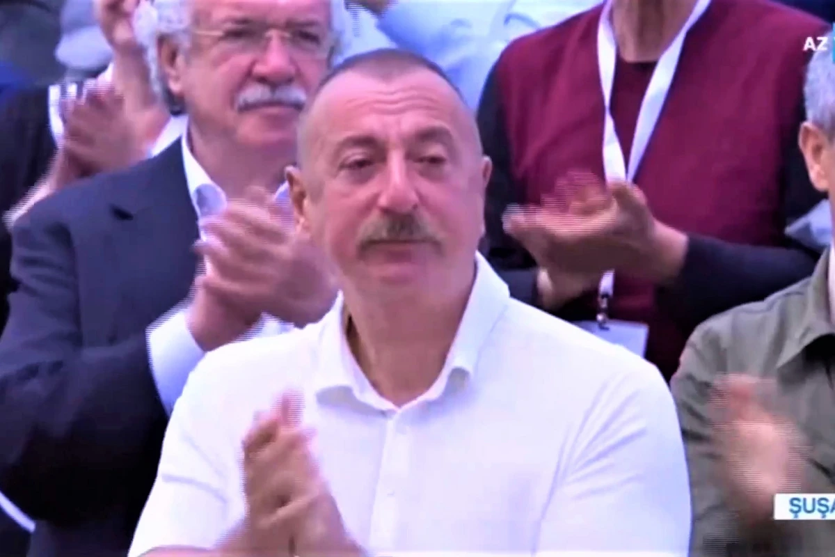 “Xarıbülbül” festivalında təsirli anlar - VİDEO “Xarıbülbül” festivalında təsirli anlar - VİDEO