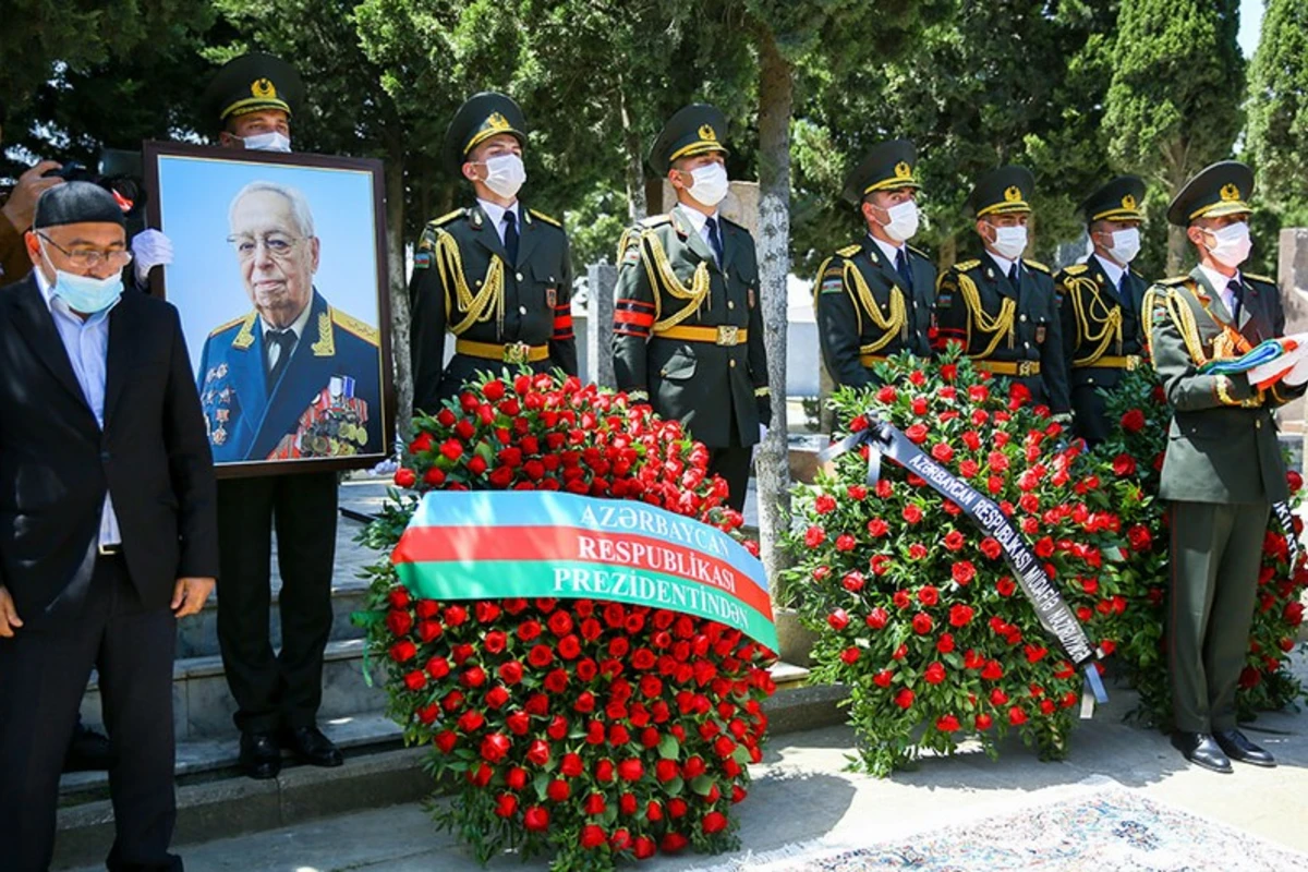 İlham Əliyev general-polkovnikin dəfn mərasiminə əklil göndərdi