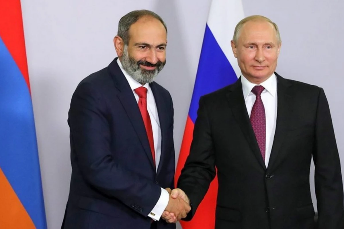 Путин обсудил с Пашиняном ситуацию на границе Азербайджана и Армении