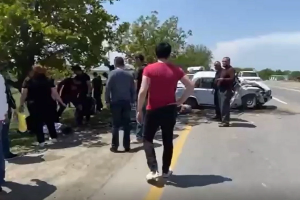 Quba yolunda ağır qəza: Yaralananlar var - VİDEO Quba yolunda ağır qəza: Yaralananlar var - VİDEO