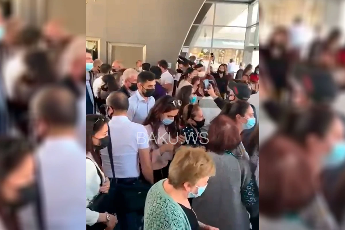 Bakı-Sumqayıt qatarı ilə bağlı yaranan narazılığa RƏSMİ CAVAB - VİDEO - YENİLƏNİB Bakı-Sumqayıt qatarı ilə bağlı yaranan narazılığa RƏSMİ CAVAB - VİDEO - YENİLƏNİB