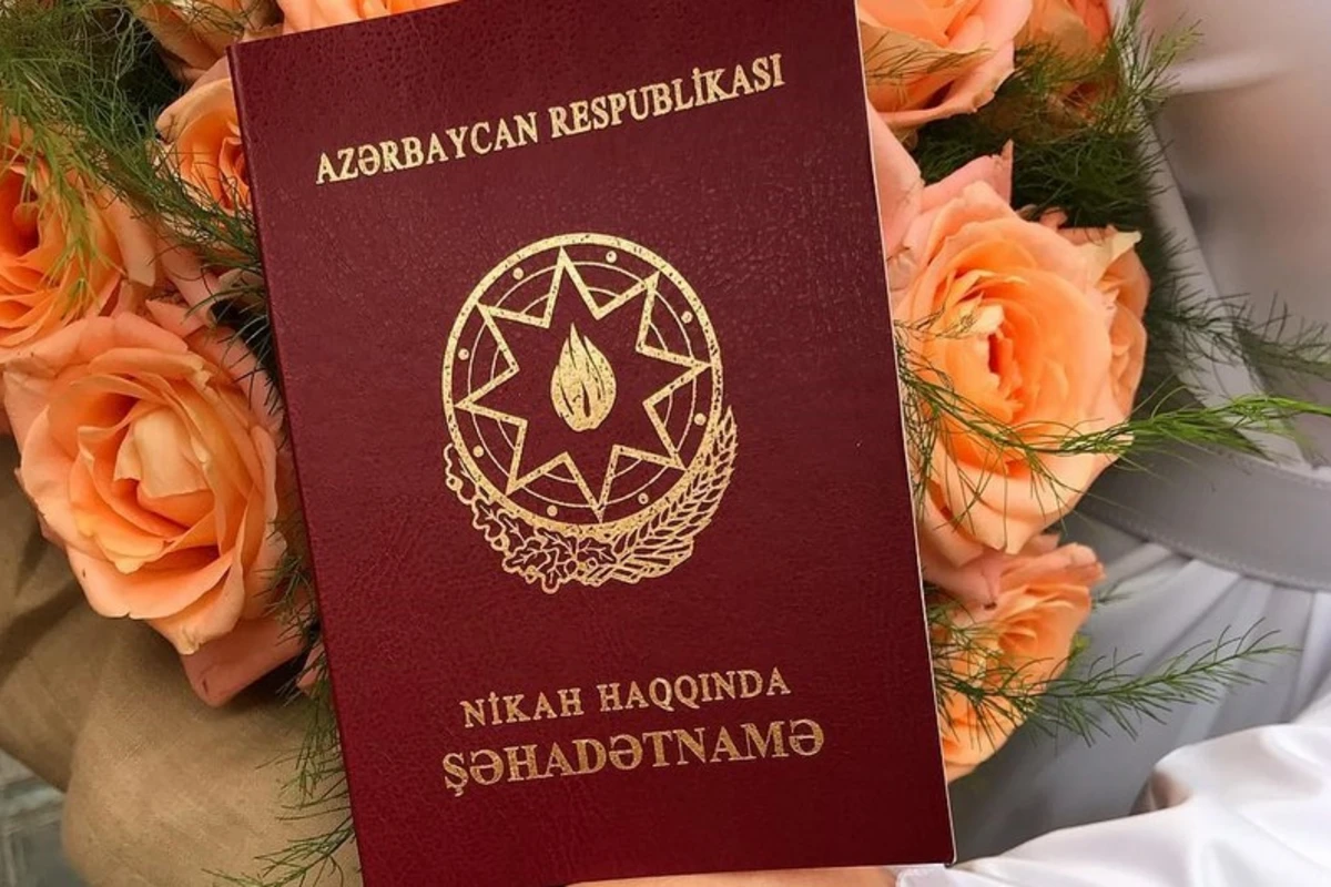 Bakıda bu gün evlənən cütlük nikah şəhadətnaməsini itirdi - FOTO Bakıda bu gün evlənən cütlük nikah şəhadətnaməsini itirdi - FOTO