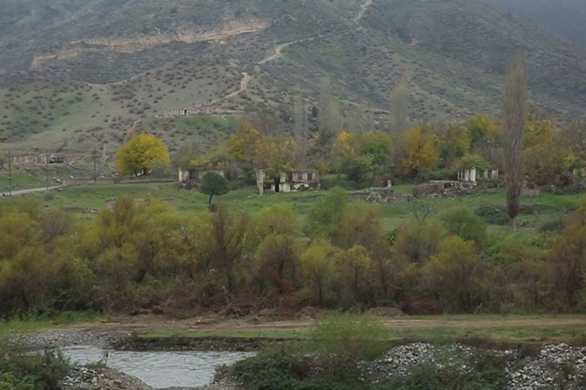 Laçın sakini 30 ildən sonra xarabalıqlar arasından əl işini tapıb - FOTO