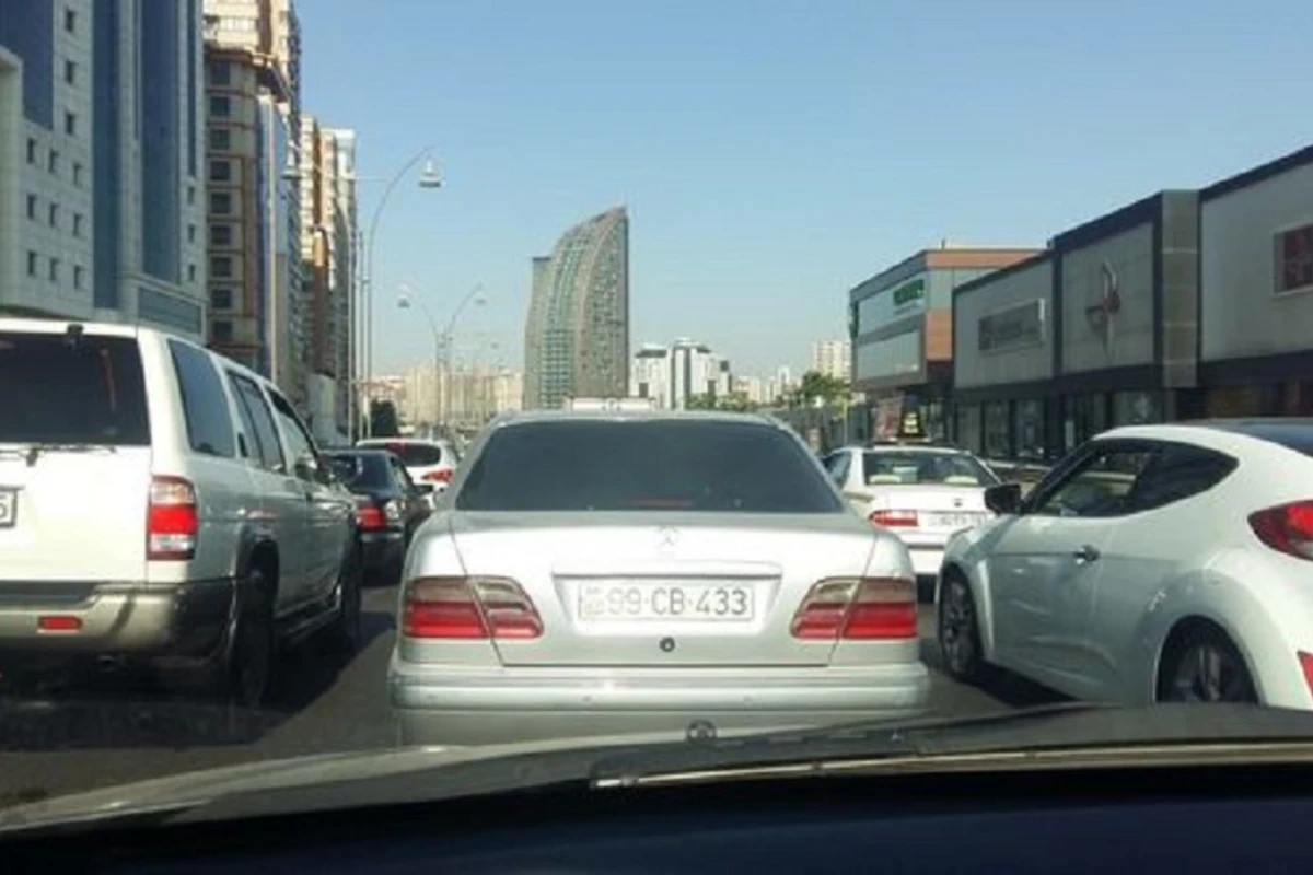 Bakının bəzi yollarında tıxac yaranıb - FOTO