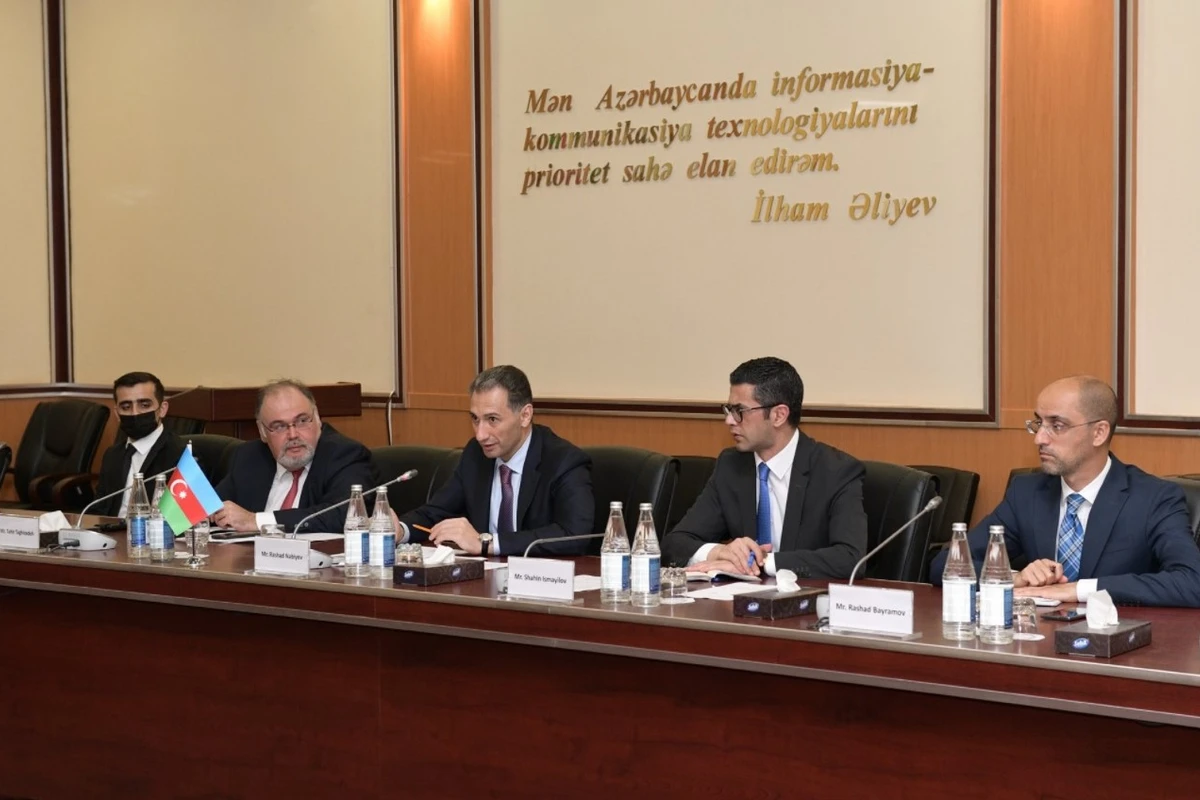 Azərbaycan Britaniya ilə nəqliyyat sahəsindəki perspektivləri müzakirə etdi - FOTO