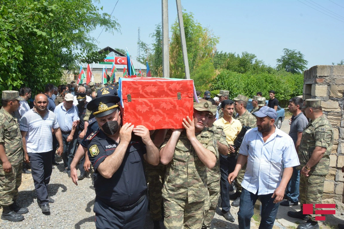 Vətən müharibəsi şəhidi Qənbər Qənbərli Tərtərdə dəfn olundu - FOTO