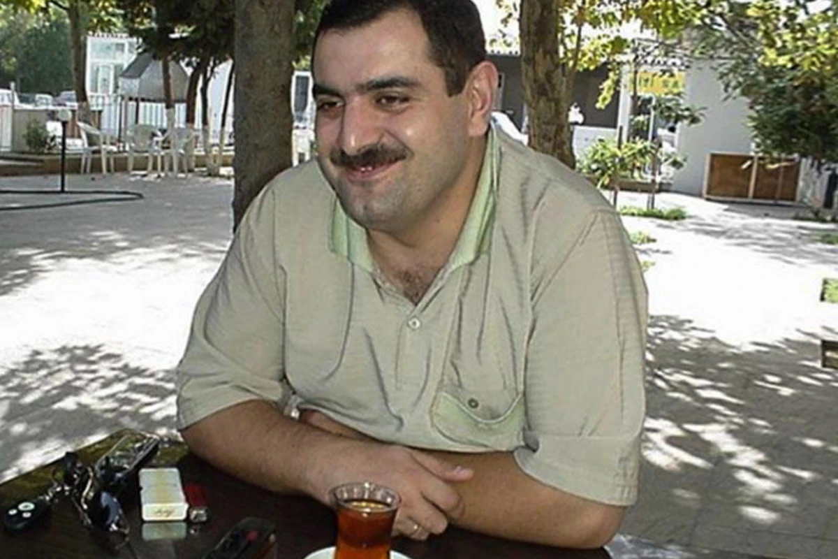 İki dəfə evləndi, qızlarına verdiyi sözü tutmadı - Komediyaya baxıb gülərkən ölən müğənnimiz