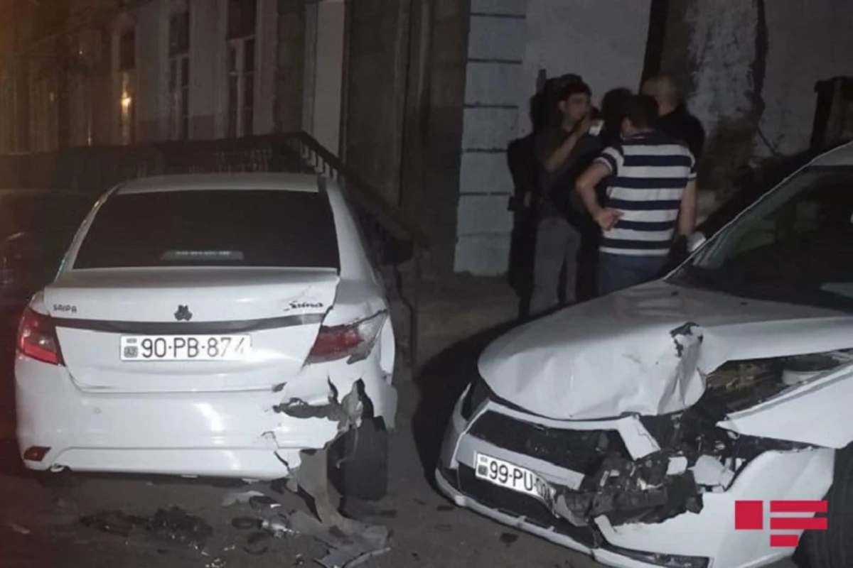 Bakıda avtomobilin təkərinin çıxması qəzaya səbəb oldu - FOTO