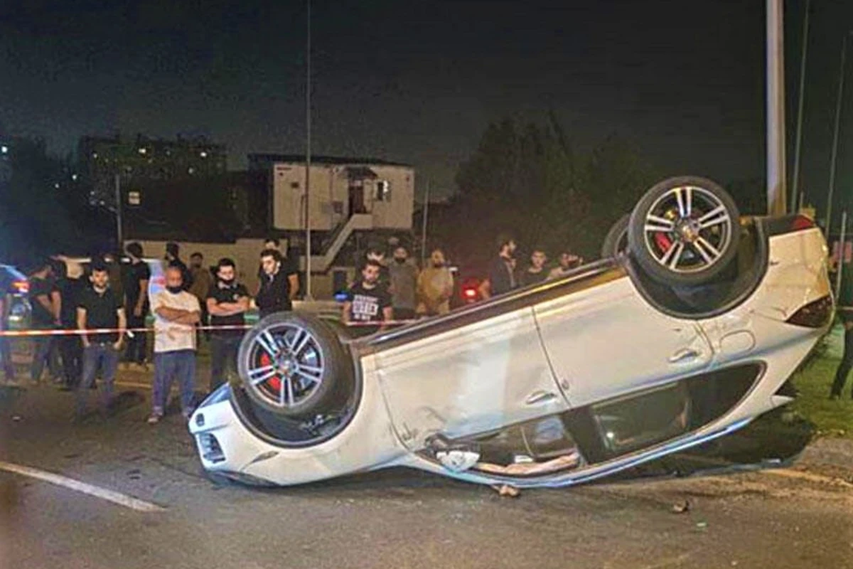 Bakıda aşan “Porsche”ni görün kim sürüb