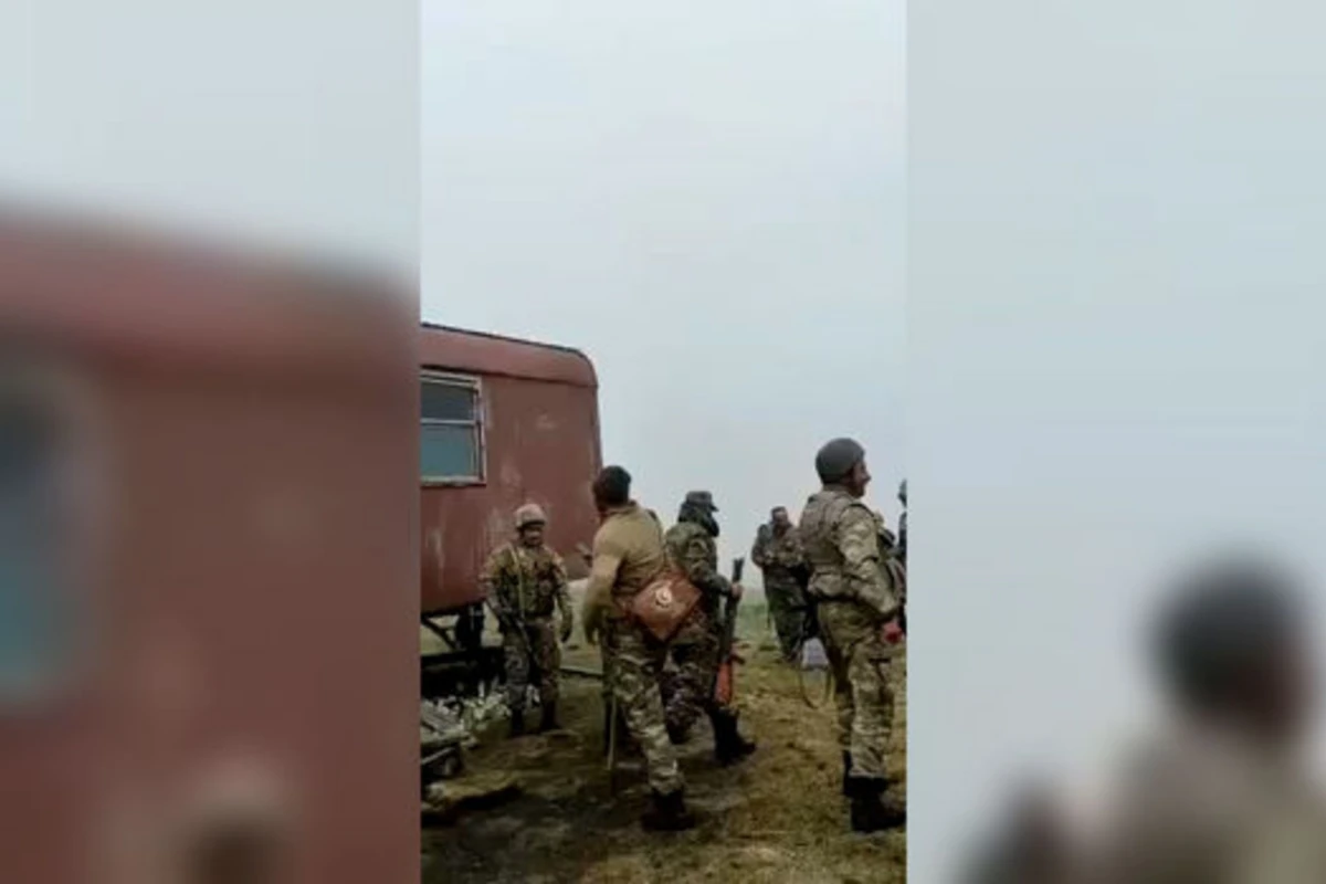 Hərbçilərimiz daha bir qrup erməni hərbçini sərhəddən qovdu - VİDEO