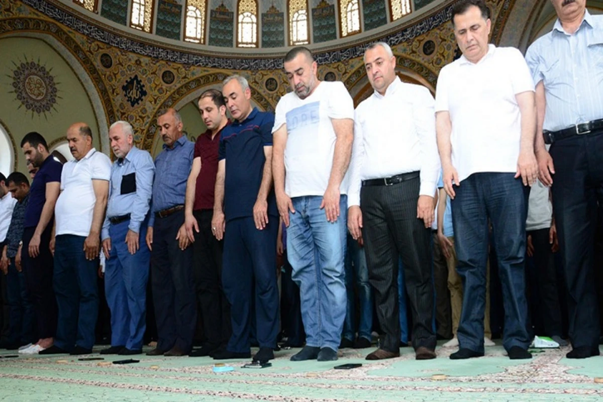 QMİ Qazılar Şurasının üzvü: Məscidlərdə Cümə namazları növbəli qılınacaq