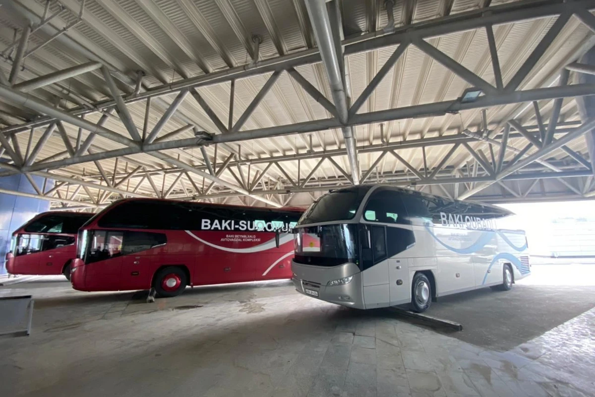 Regionlar üzrə avtobuslarda hərəkət edəcək sərnişinlərdən COVİD pasportu tələb edilməyəcək