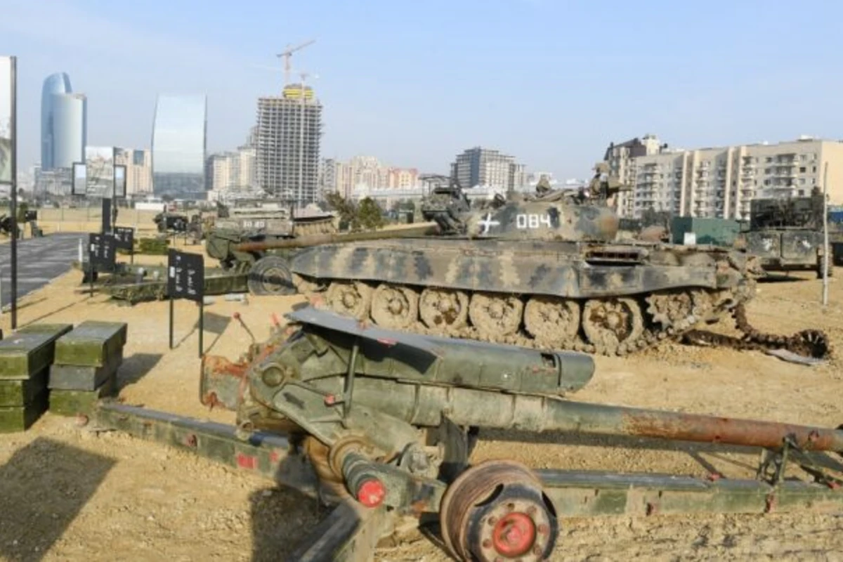 Türkiyə və Azərbaycan nazirləri Hərbi Qənimətlər Parkında - FOTO