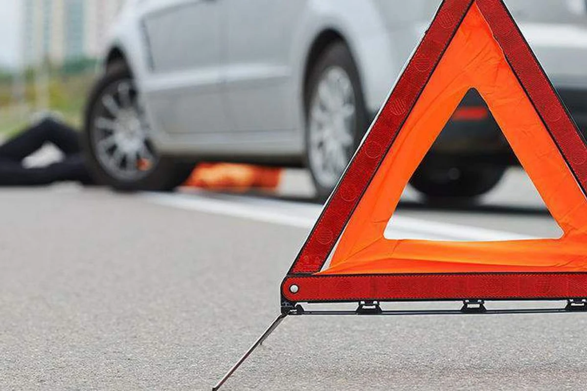 В Баку автомобиль сбил пешехода