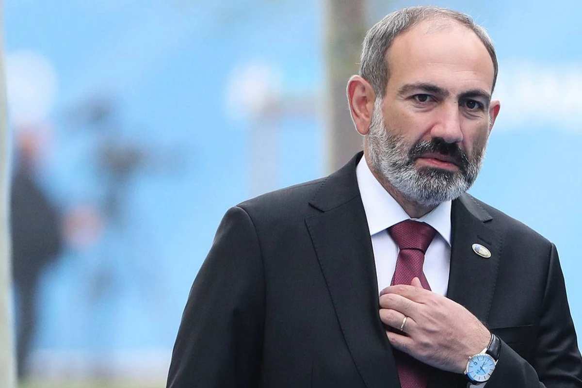 Paşinyan: “Erməni zabit qızıla görə S-300 sisteminin platasını çıxarıb satır” - VİDEO Paşinyan: “Erməni zabit qızıla görə S-300 sisteminin platasını çıxarıb satır” - VİDEO