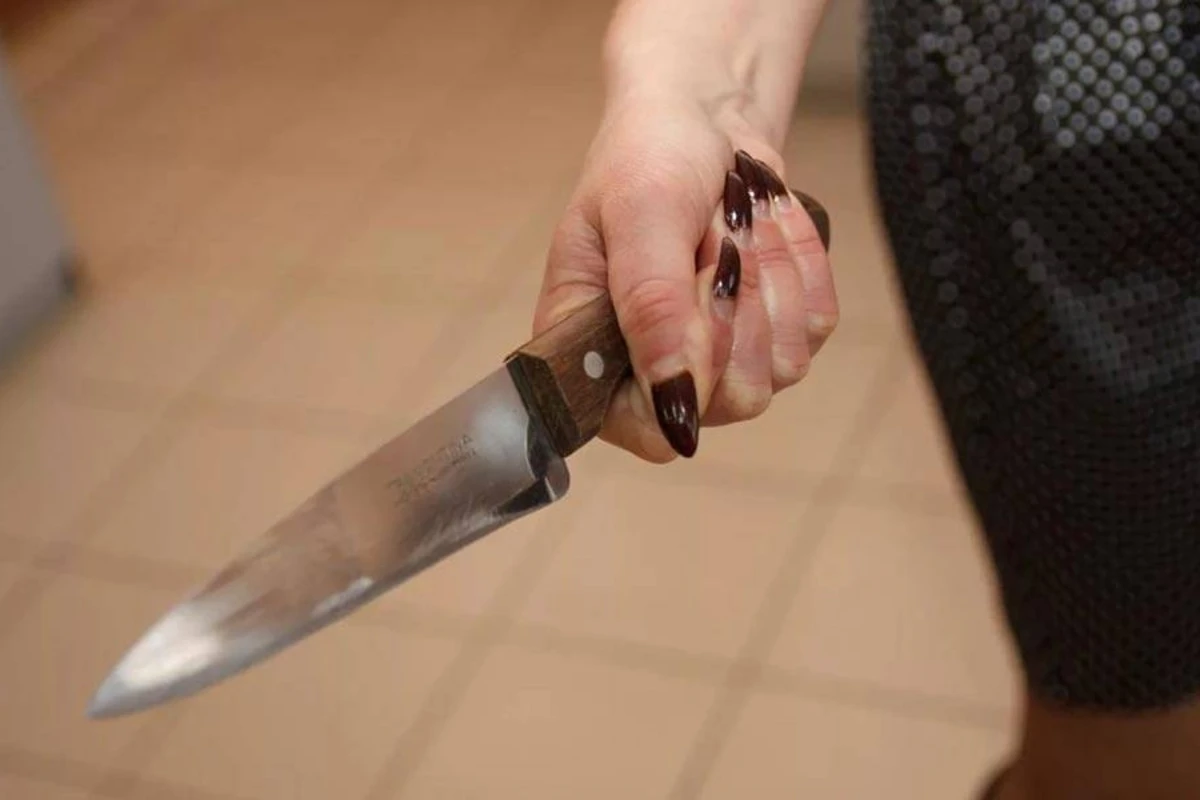 В Баку муж и жена нанесли друг другу 15 ударов ножом