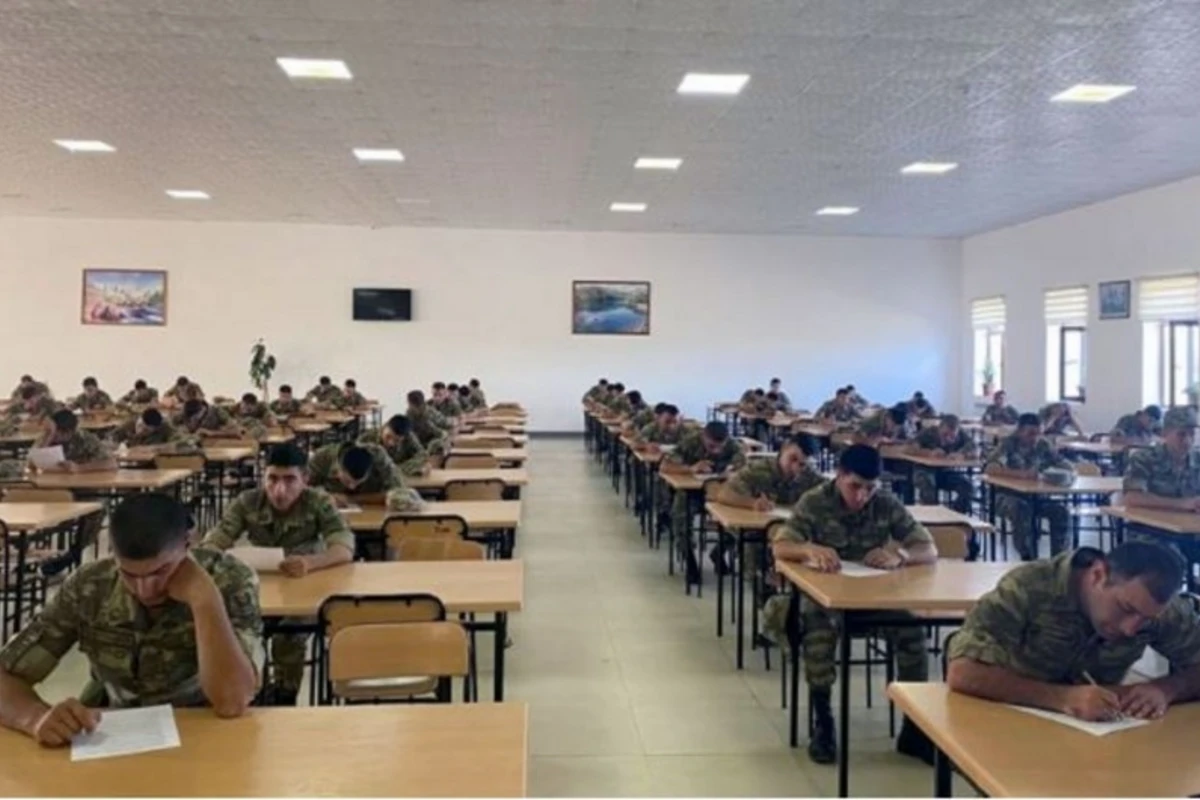 Azərbaycan Ordusunda anonim sorğular keçirilir - FOTO