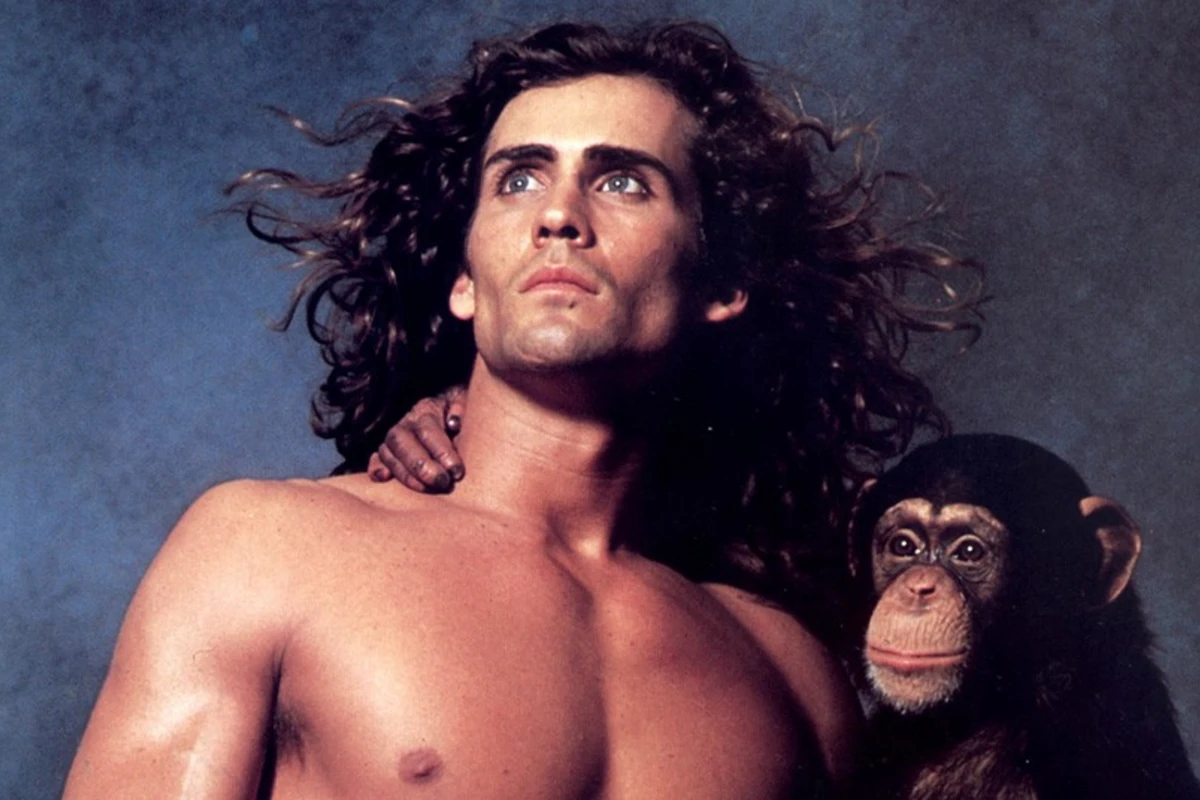 “Tarzan” rolunu oynamış aktyor aviaqəzada öldü - VİDEO