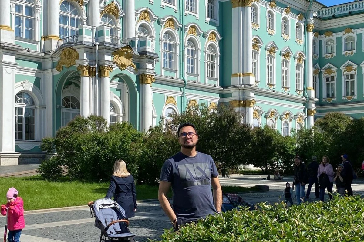 Надир Гафарзаде: Я полюбил этот город, здесь никто откровенно не одевается - ФОТО