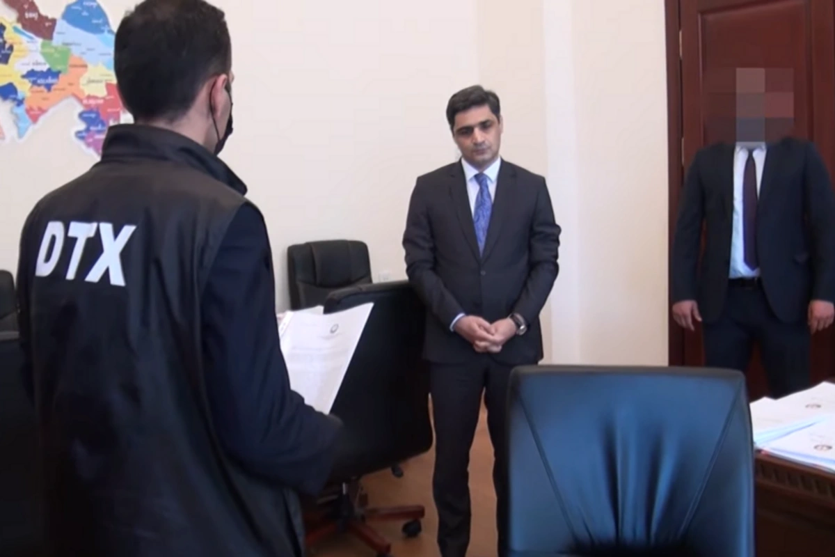 Sabiq nazir müavini 1 milyon 800 min manat rüşvət alıb