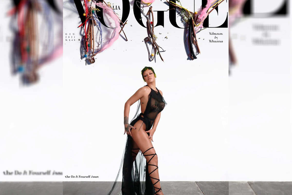 Рианна попала на обложку Vogue в полупрозрачном платье - ФОТО