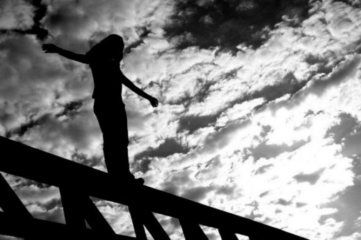 В Азербайджане 14-летняя девочка бросилась в Куру из-за отобранного у нее телефона
