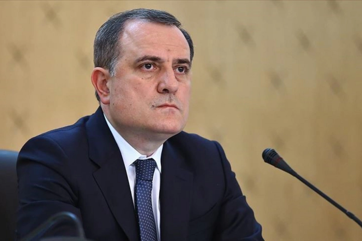 Ceyhun Bayramov gənc diplomatlarla görüşdü