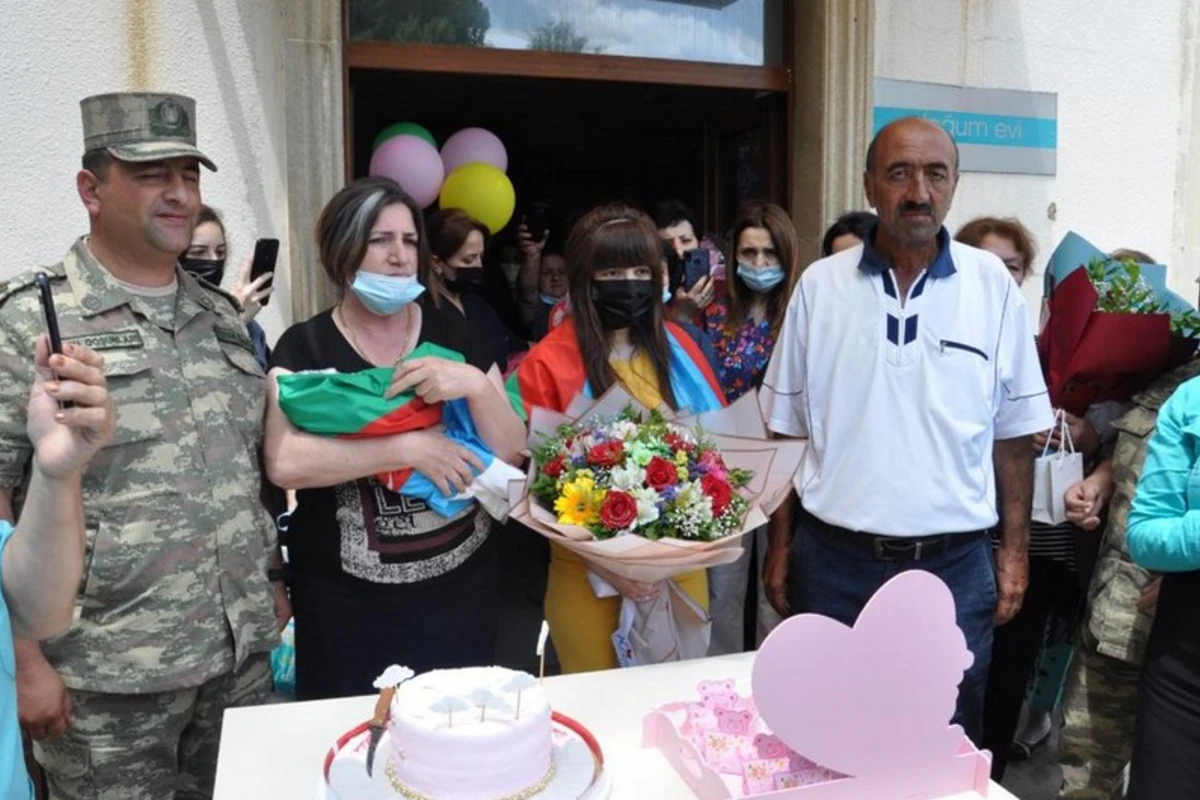 Daha bir şəhidin övladı dünyaya gəlib - FOTO