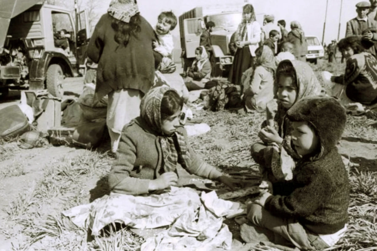 Məcburi köçkünlərin azad edilən ərazilərə qayıtmaq məsələsi müzakirə olunub