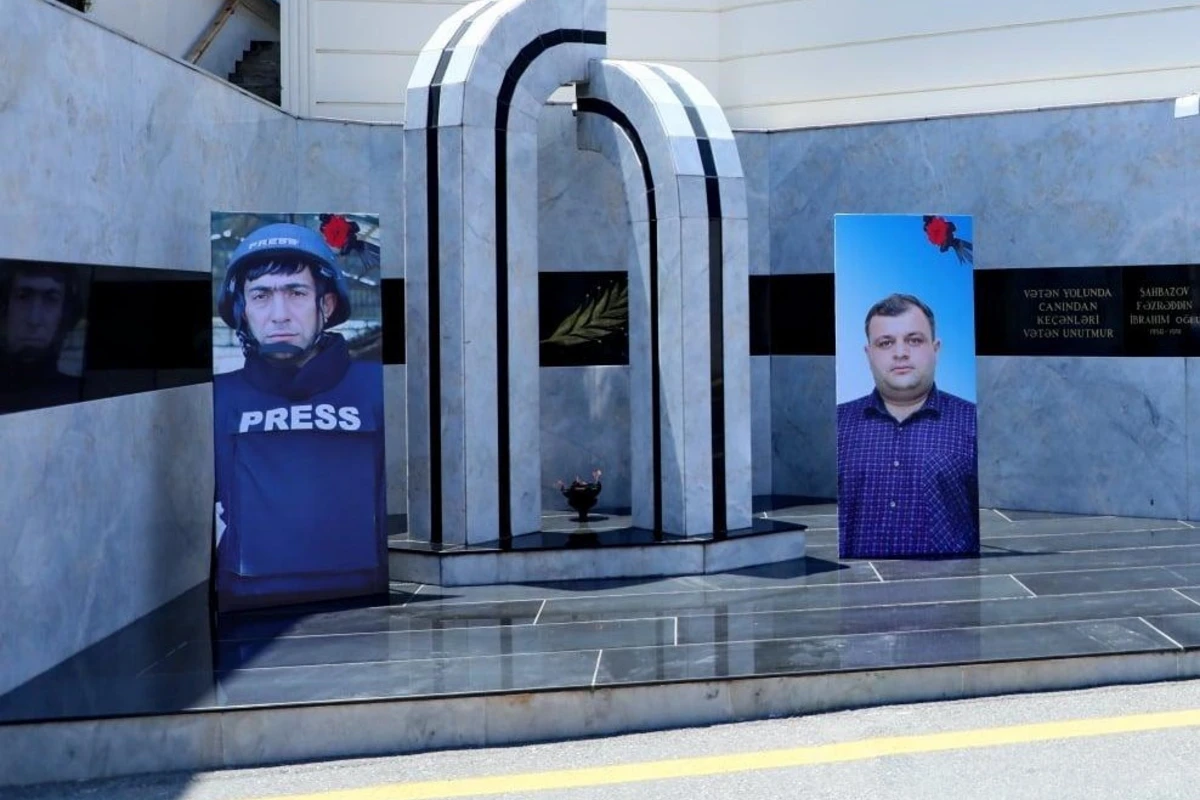 Şəhid jurnalistlərin xatirəsi əbədiləşdirildi - FOTO