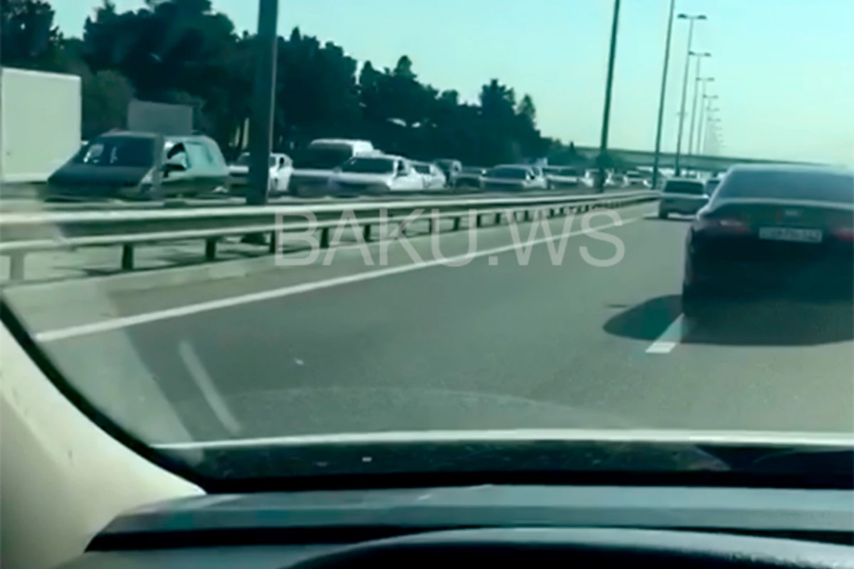 Aeroport yolunda böyük tıxac - VİDEO