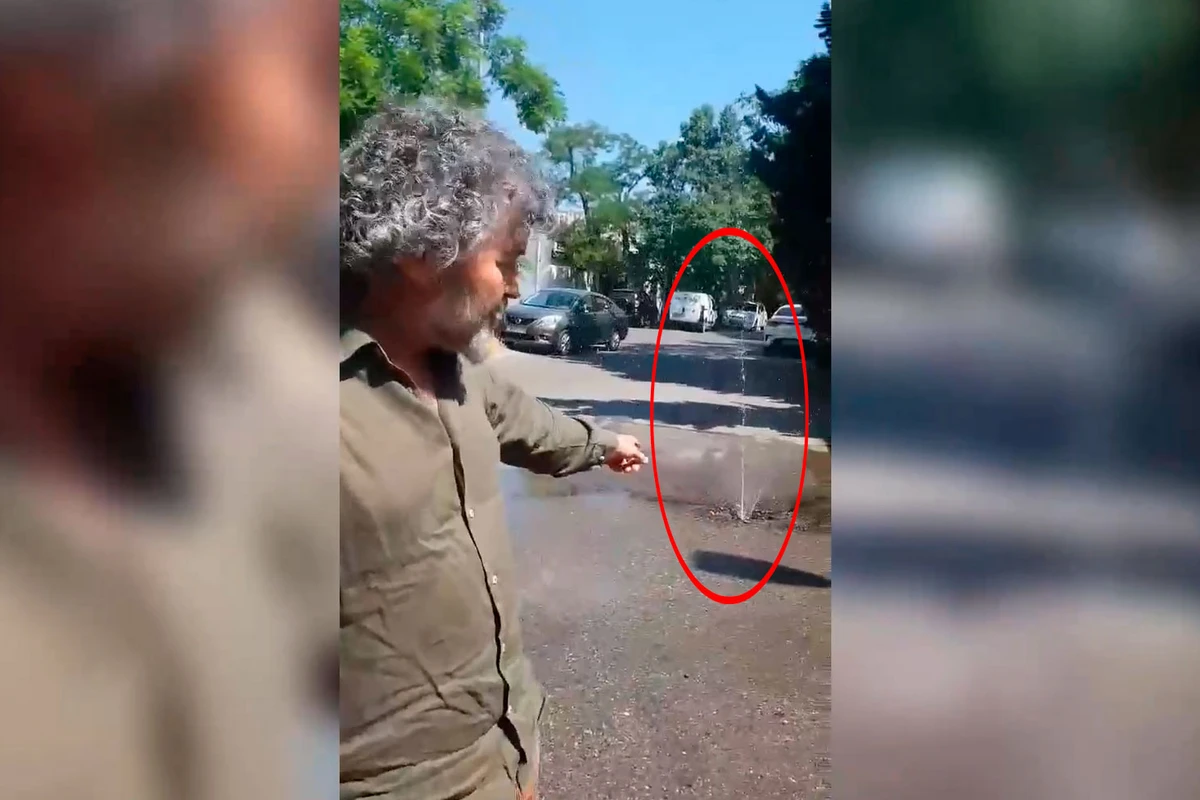 Nəşriyyatın qarşısında “su fontanı” peyda oldu - VİDEO Nəşriyyatın qarşısında “su fontanı” peyda oldu - VİDEO