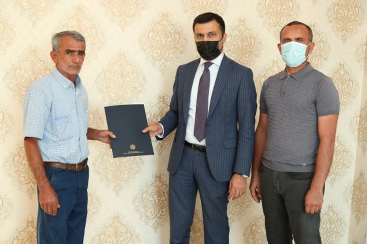 Daha bir şəhid ailəsinə mənzil verildi - FOTO Daha bir şəhid ailəsinə mənzil verildi - FOTO