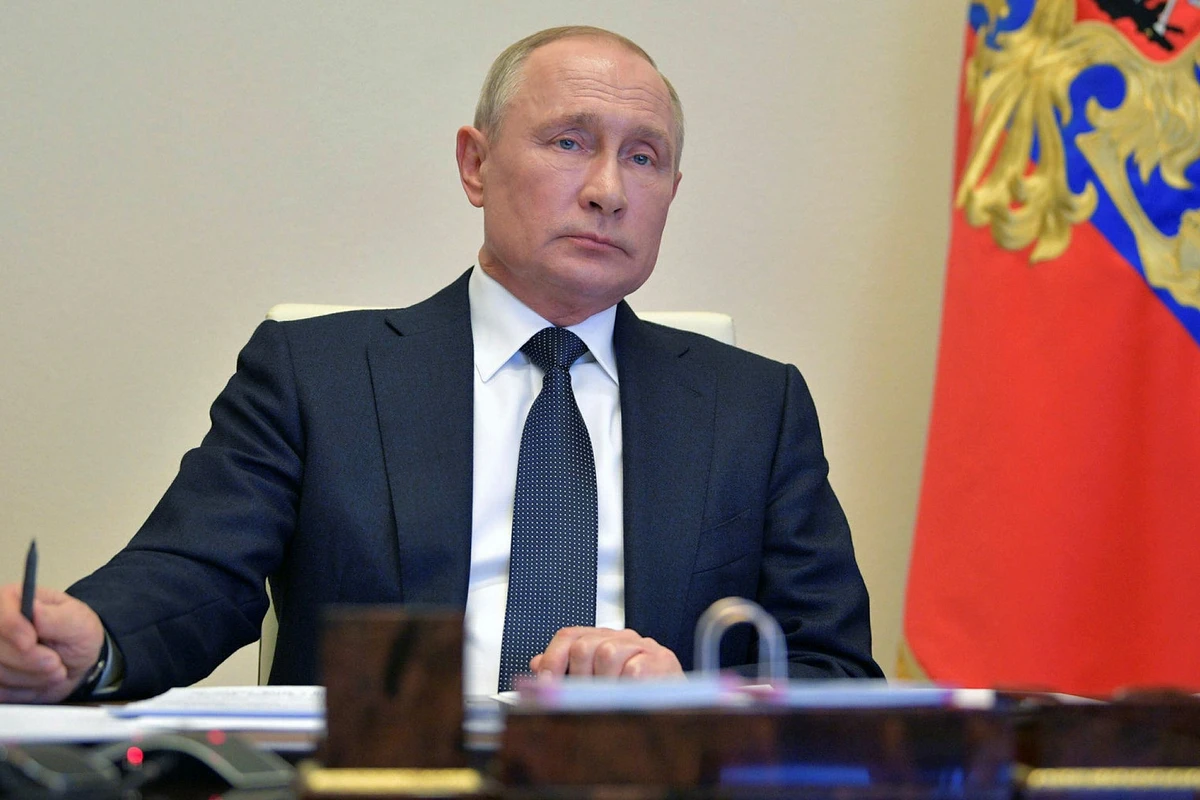 Putin: “Peyvəndin ikinci dozasından sonra temperaturum yüksəldi”