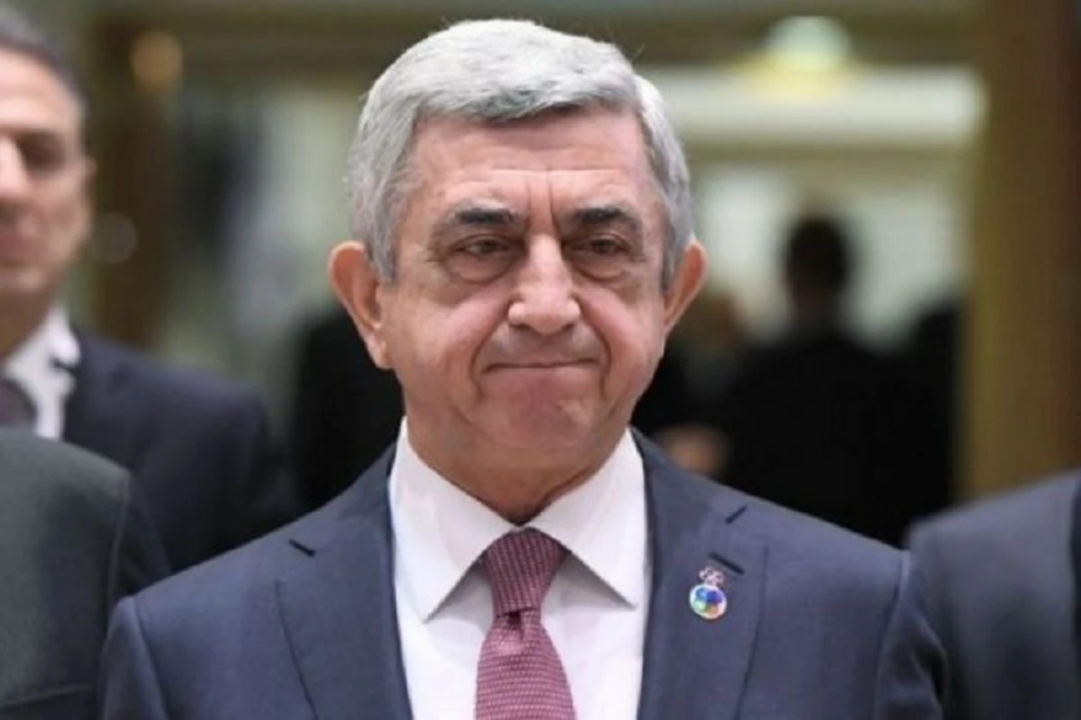 Sarqsyan seçicilərin səslərini rüşvətlə almağa çalışır Sarqsyan seçicilərin səslərini rüşvətlə almağa çalışır