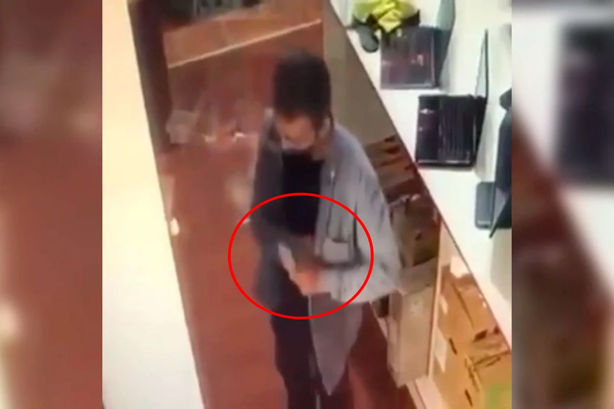 В бакинском магазине украли жесткий диск - Момент кражи попал на ВИДЕО