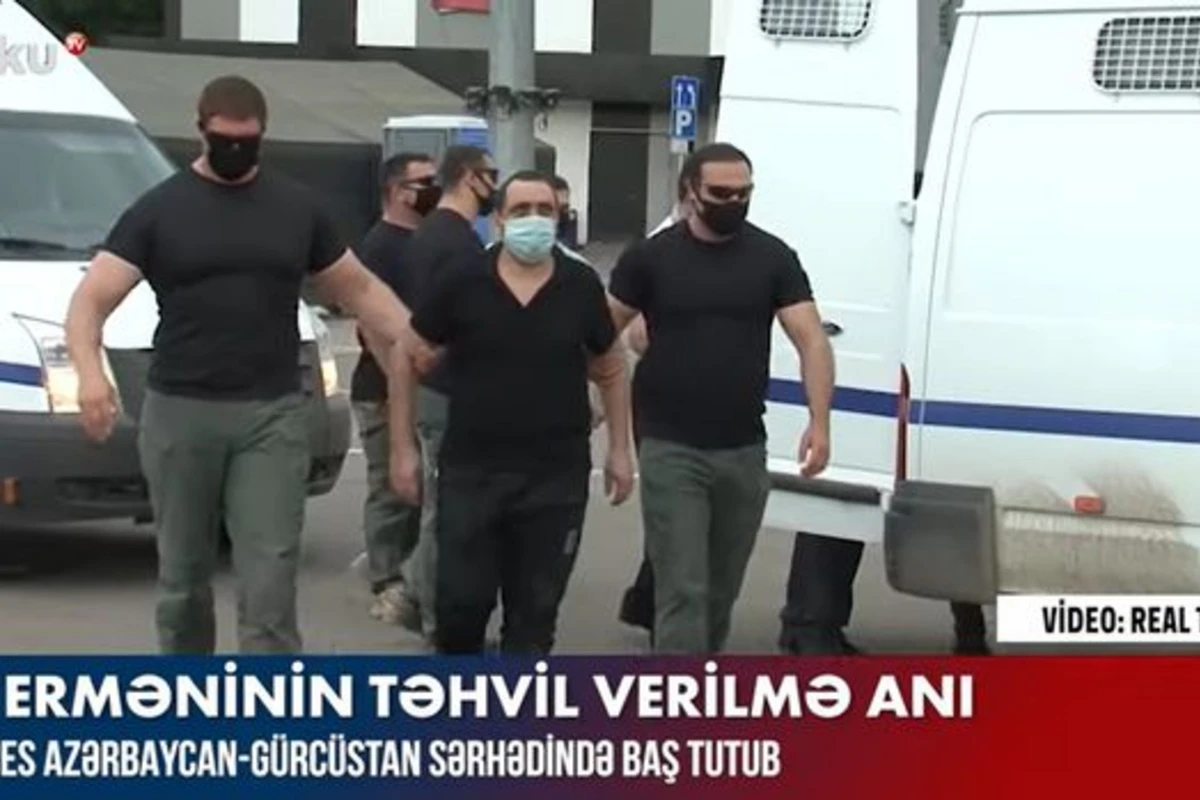 15 erməni hərbçinin təhvil verilmə anı – VİDEO 15 erməni hərbçinin təhvil verilmə anı – VİDEO