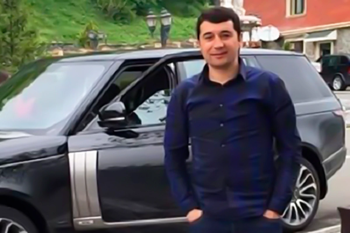 İş adamının Range Roverlə 4 nəfəri öldürən kürəkəni haqda YENİ İDDİALAR İş adamının Range Roverlə 4 nəfəri öldürən kürəkəni haqda YENİ İDDİALAR