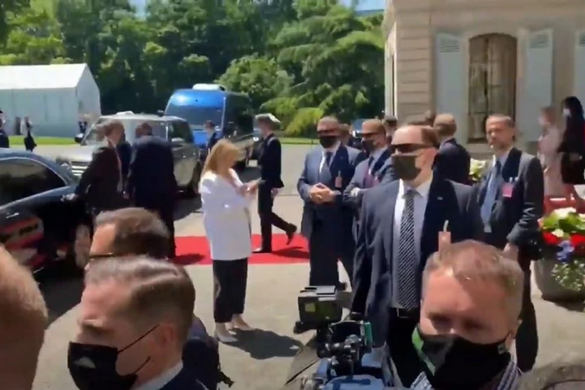 Jurnalistlər Putin və Baydenin görüş zalına daxil ola bilməyiblər - VİDEO